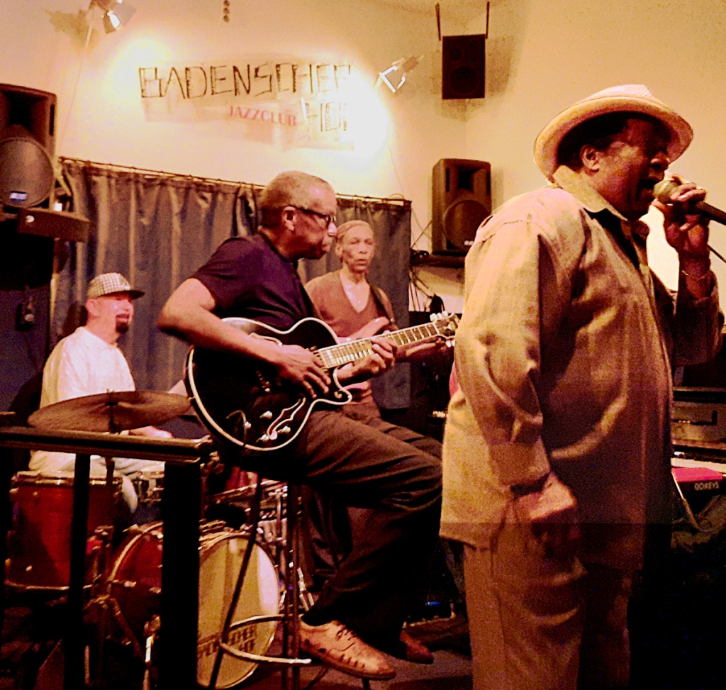 Mike Russell's Funky Soul Kitchen und Eb Davis